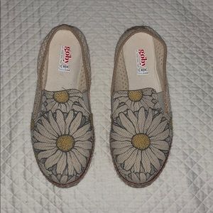 Goby sunflower slip ons